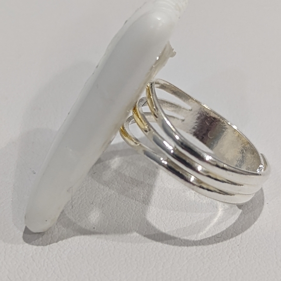 Artisan Handmade large white glass statement ring with dichroic glass accents - Picture 2 of 2